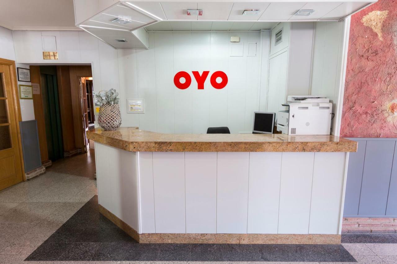 Oyo Hotel Los Alamos Plasencia Luaran gambar